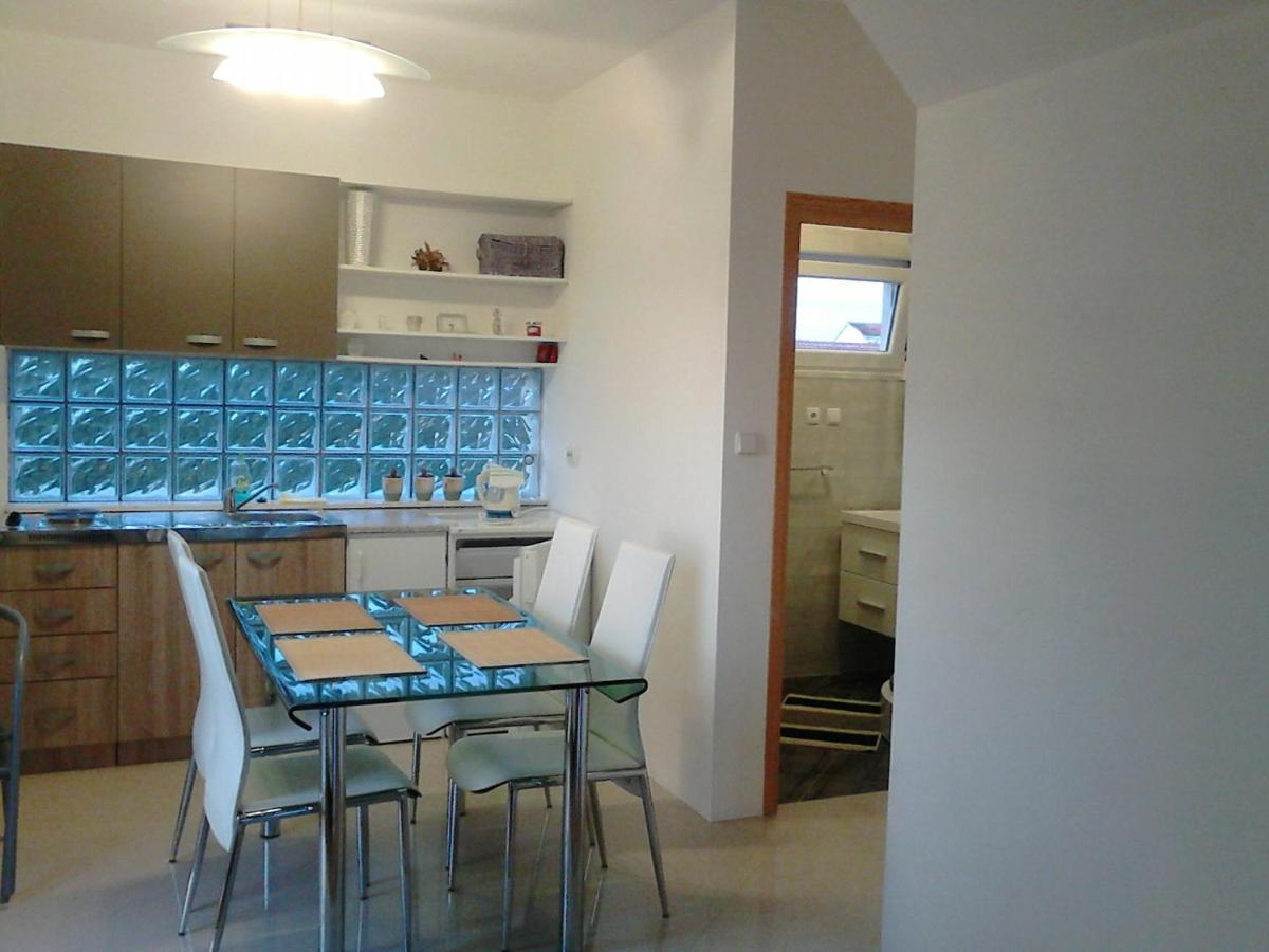 Apartmani Sruk Sukošan 외부 사진