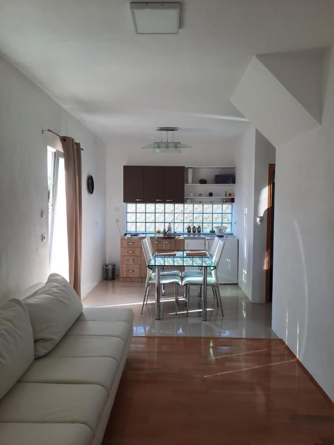 Apartmani Sruk Sukošan 외부 사진