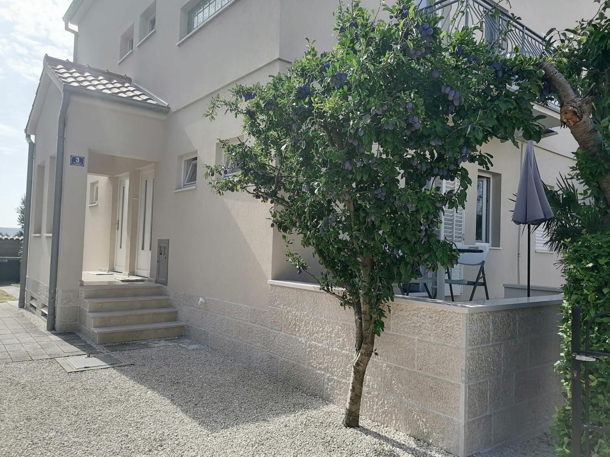 Apartmani Sruk Sukošan 외부 사진